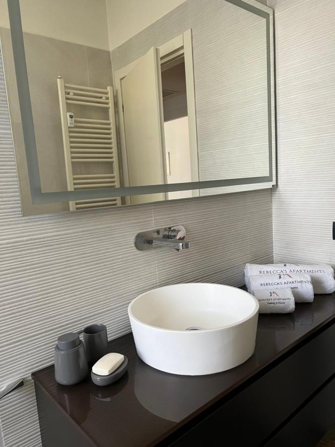 Rebecca's Collection: Manzoni Apartment