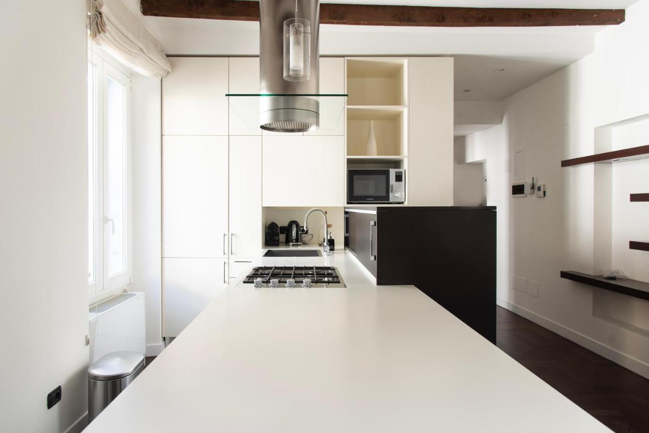 Apartment Youhosty - Charming 2-bed Flat With Terrace, Navigli & Duomo *