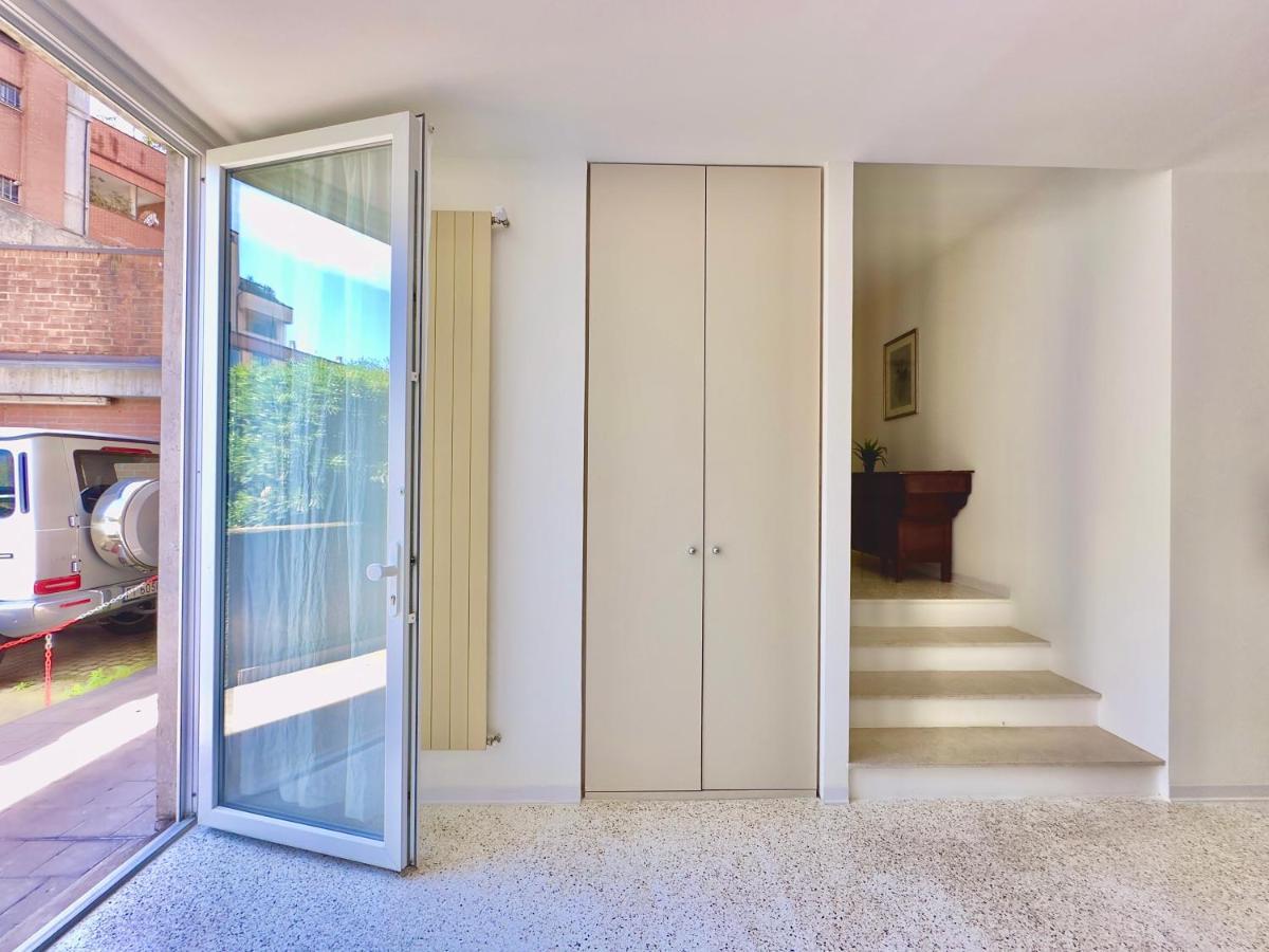 Minimal Navigli Apartment *