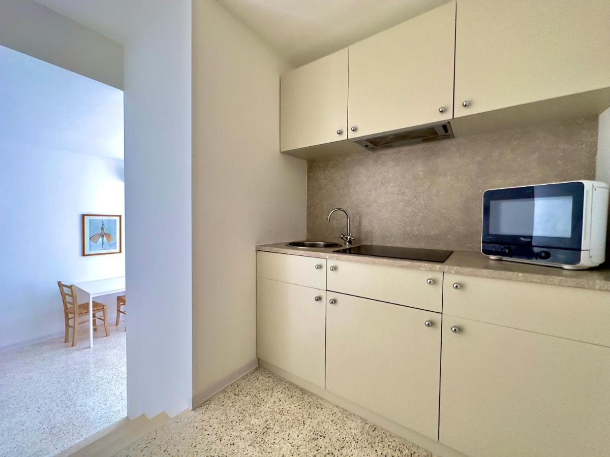Minimal Navigli Apartment Milan