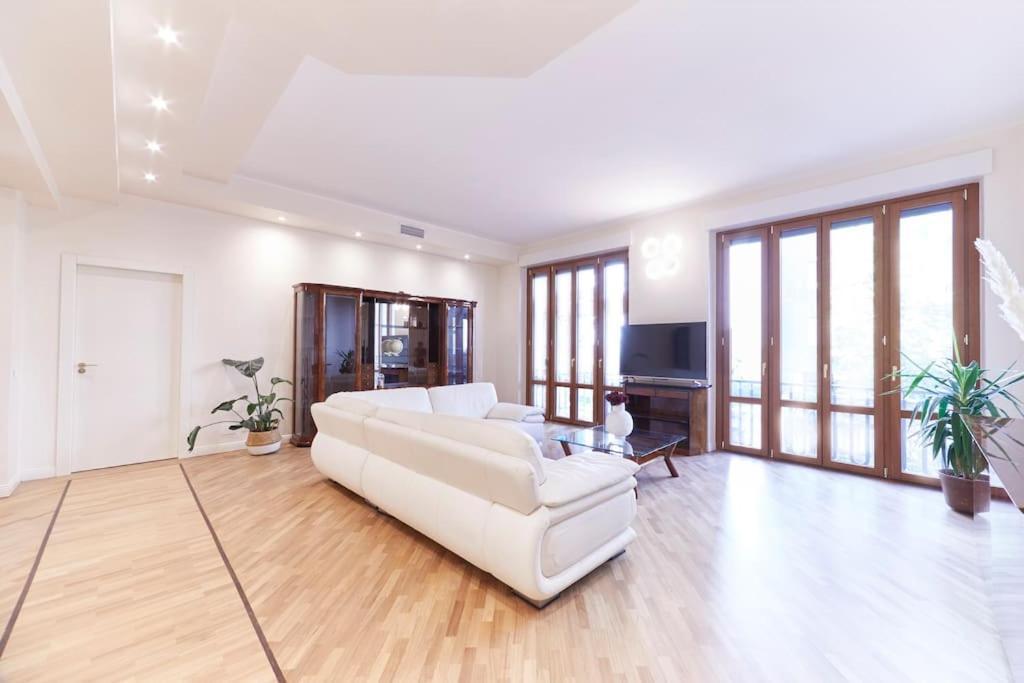 Elegant Milano