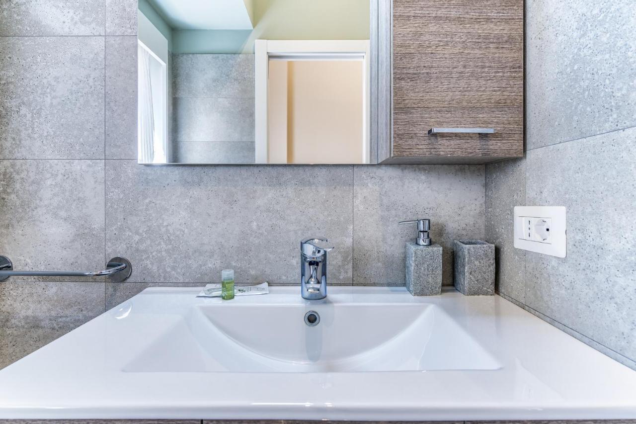Apartment Mora Milan