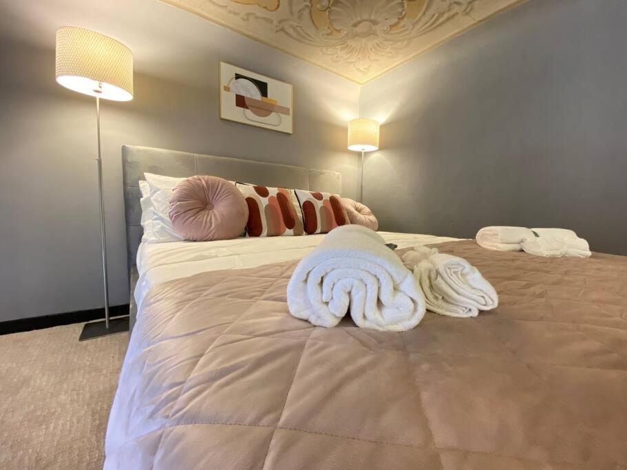Duomo A 10 Minuti A Piedi + Parking Davanti Casa Apartment *