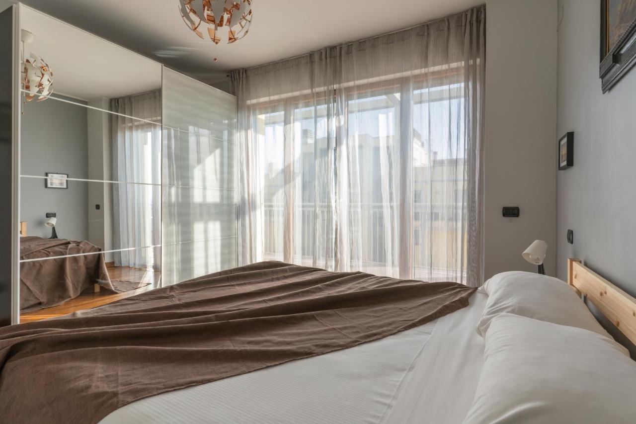 The Best Rent - Bright One-bedroom In Precotto Area Apartment