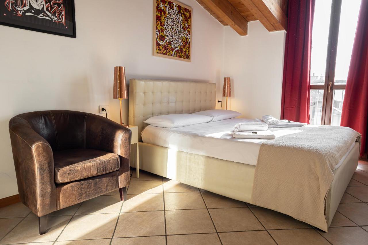 Bilocale Con Splendida Vista In Zona Bovisa Apartamento Milão