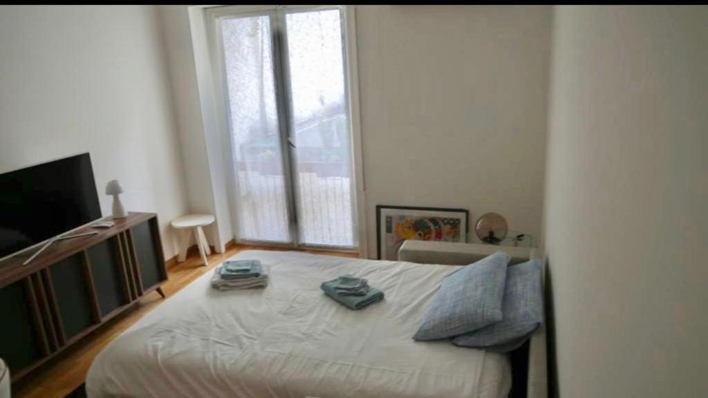 Apartment Domusmi Emanuele Filiberto-4