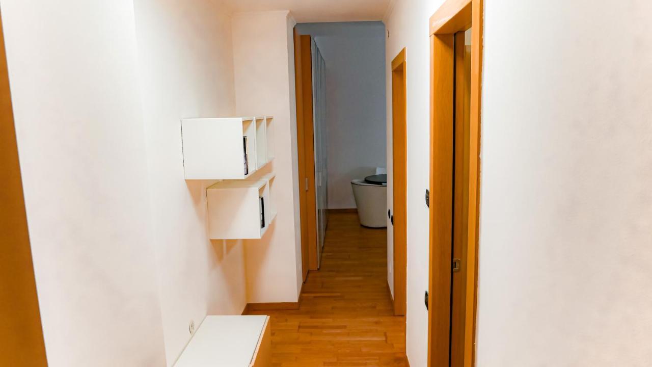 Domusmi Emanuele Filiberto-4 Apartment