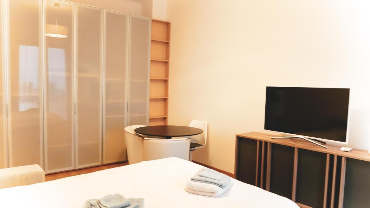 Domusmi Emanuele Filiberto-4 Apartment