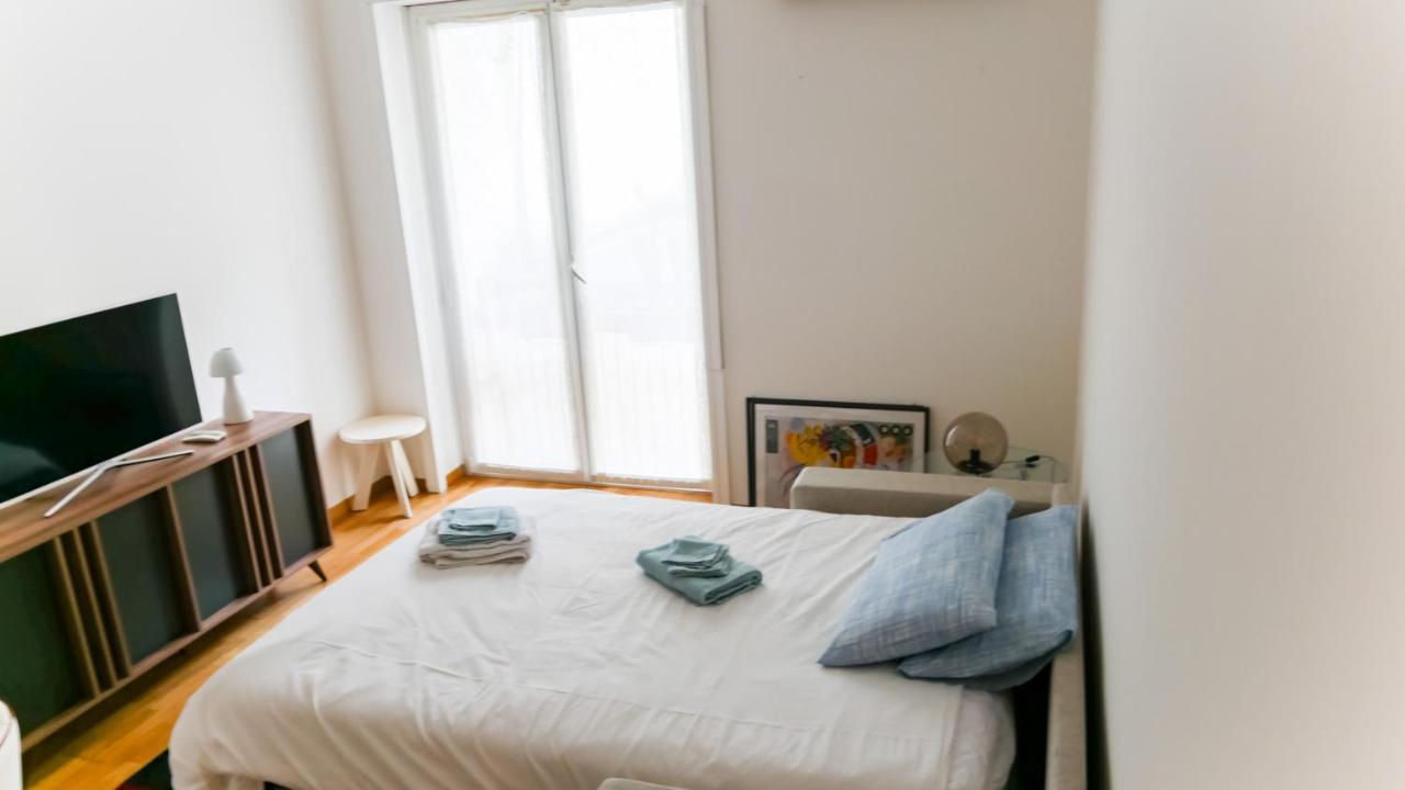 Domusmi Emanuele Filiberto-4 Apartment