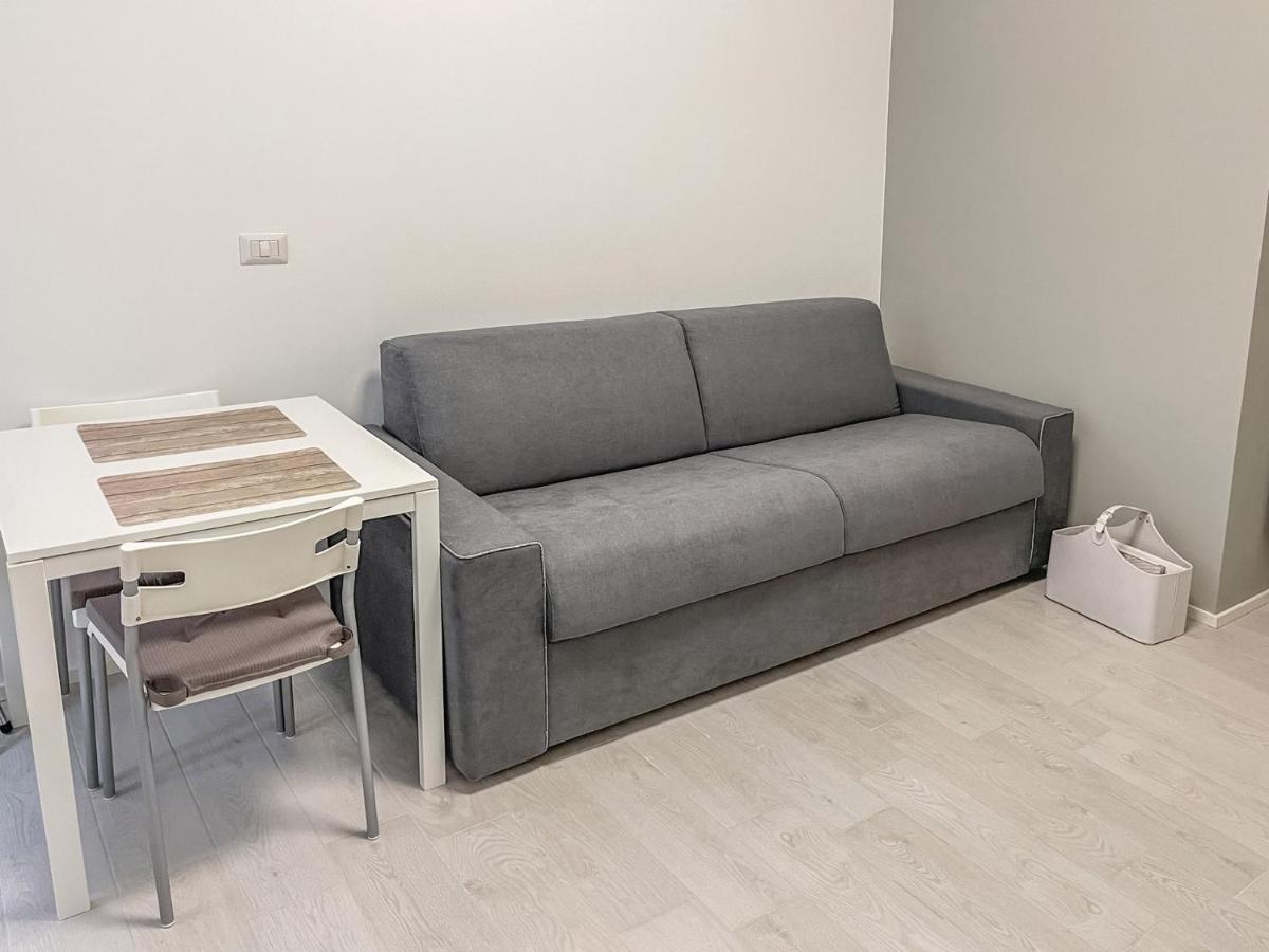 Capital Moscova - White * Milan