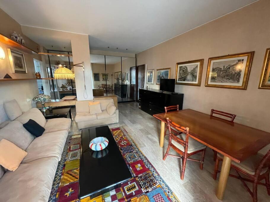 Navigli Hideaway - 5 Minutes From Metro Apartamento