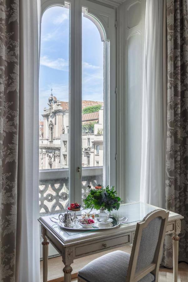 Grand Et De - The Leading Of The World Milan