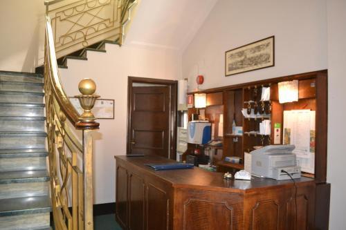 Hotel Apollo 2*
