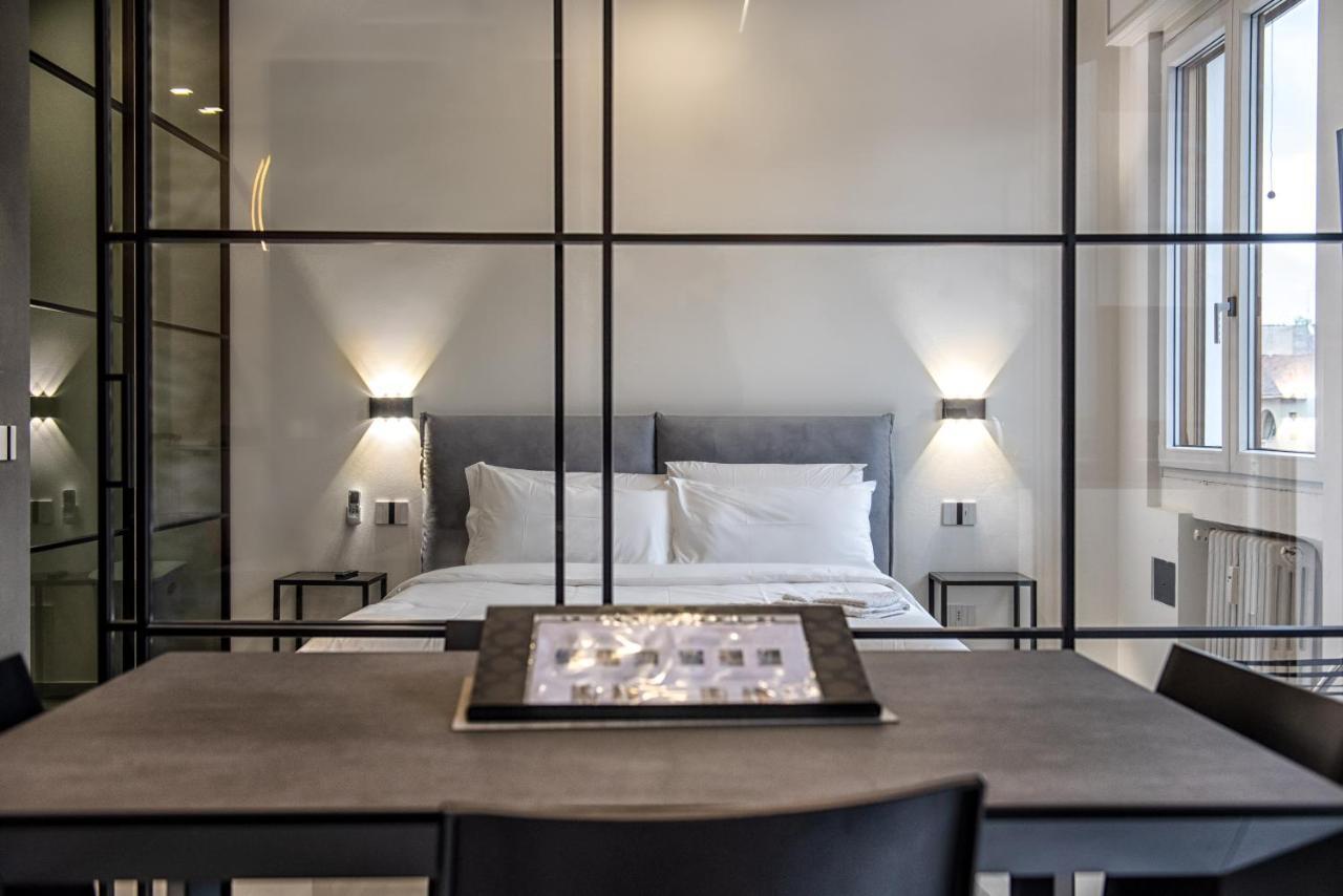 New & Bright Balcony Flat By Station Apartment Milan