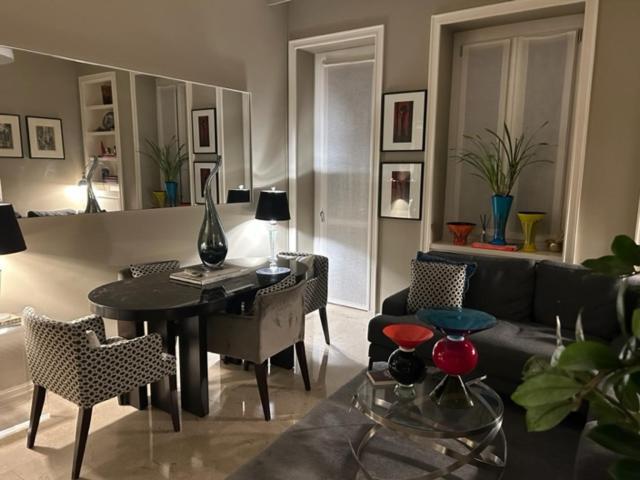 Elegante Stanza Nel Cuore Di Porta Venezia A Milão