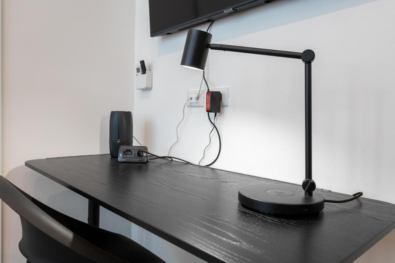 Luna Homes - Bilocale In Mac Mahon Apartment
