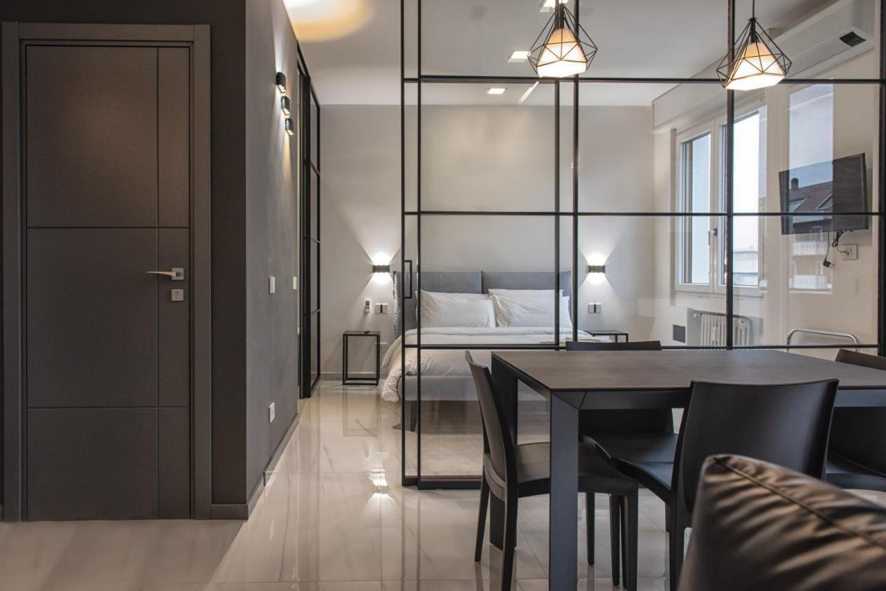 New & Bright Balcony Flat By Station * Milan