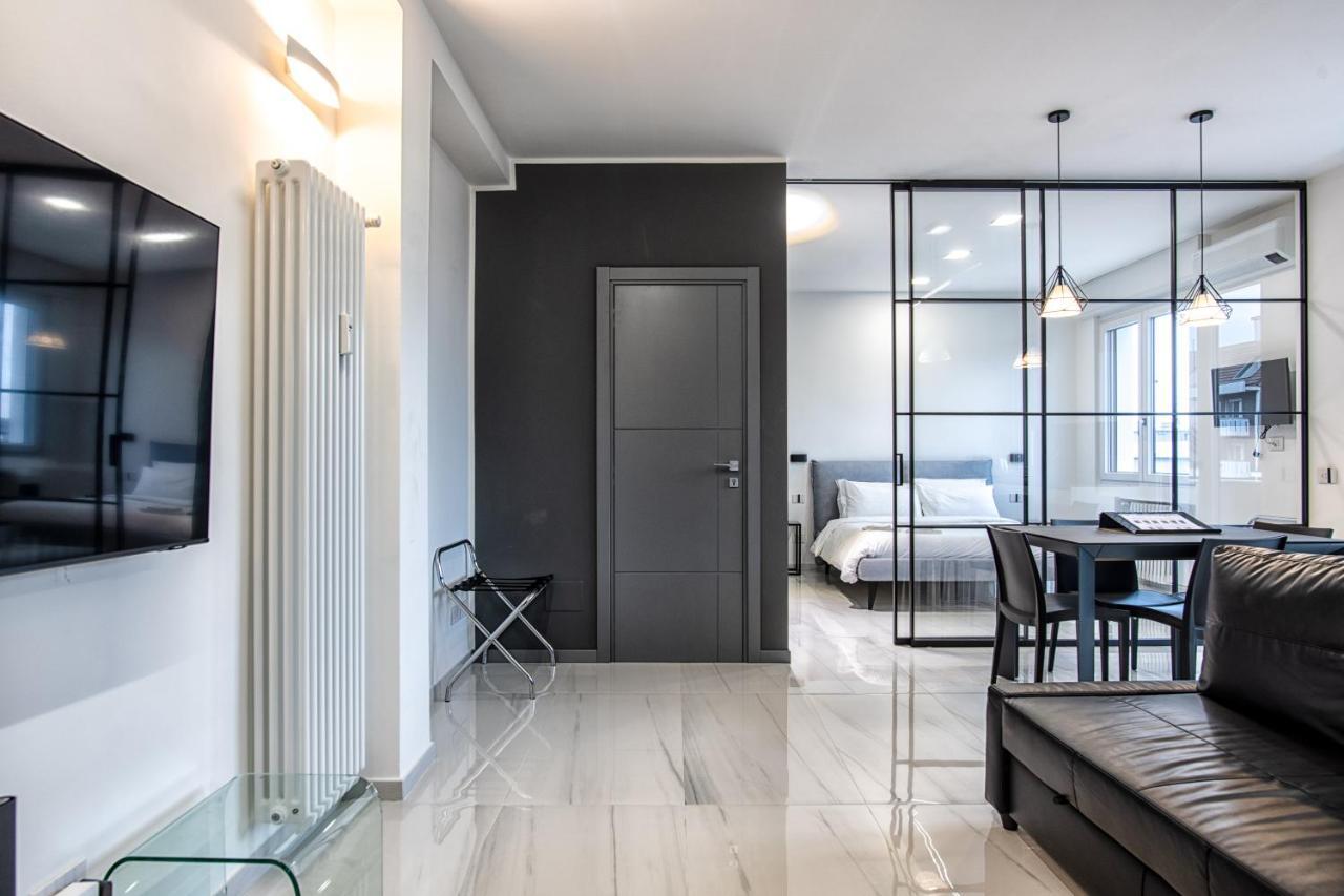New & Bright Balcony Flat By Station Milan
