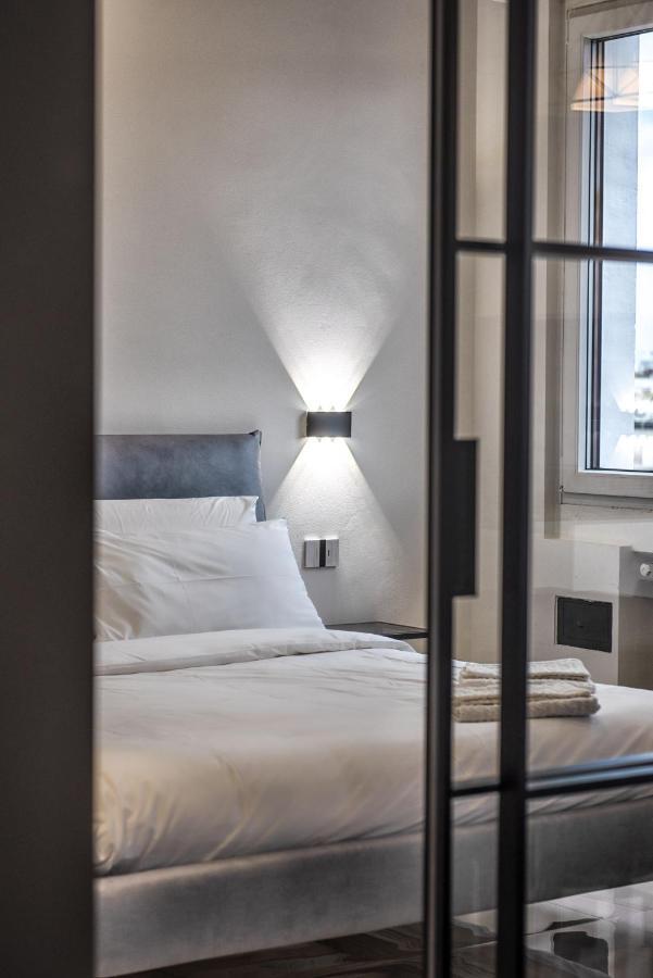 New & Bright Balcony Flat By Station Apartment