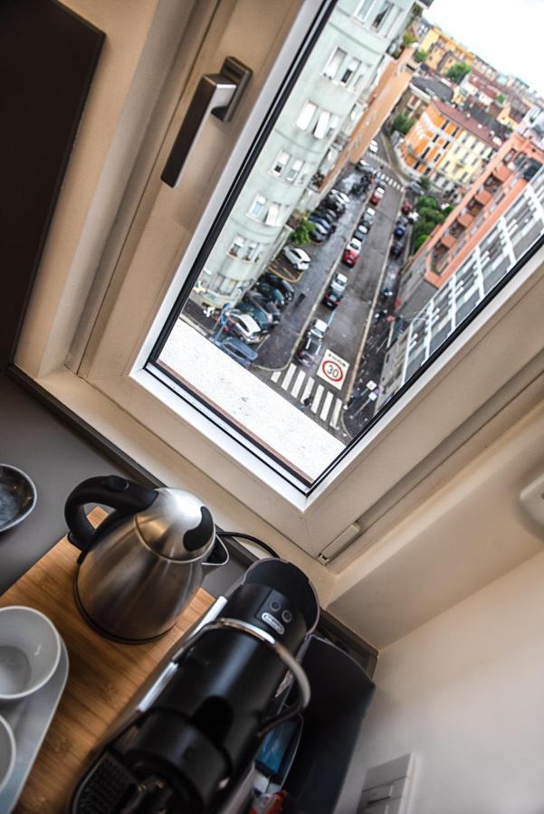 New & Bright Balcony Flat By Station Milan