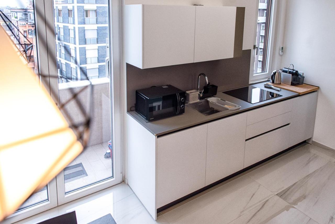 Apartment New & Bright Balcony Flat By Station