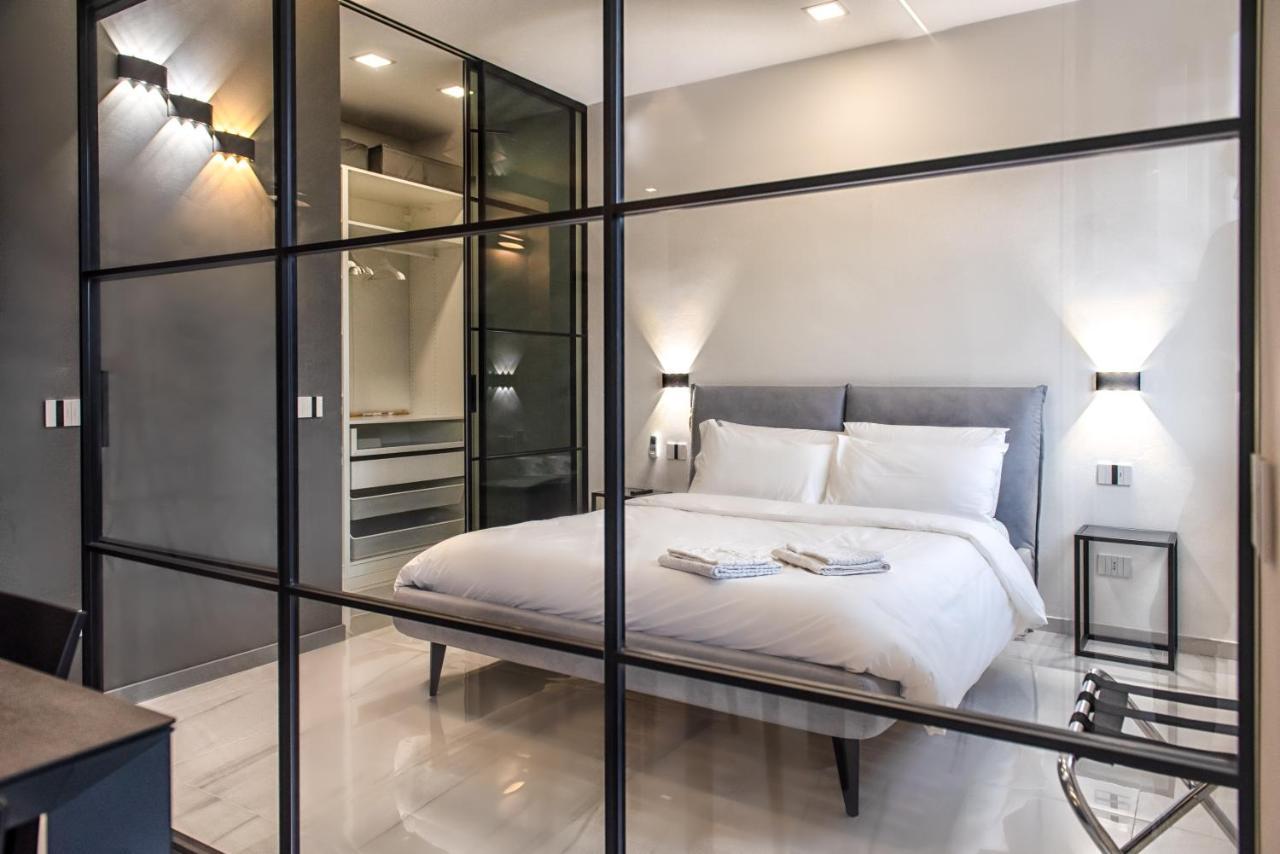 New & Bright Balcony Flat By Station