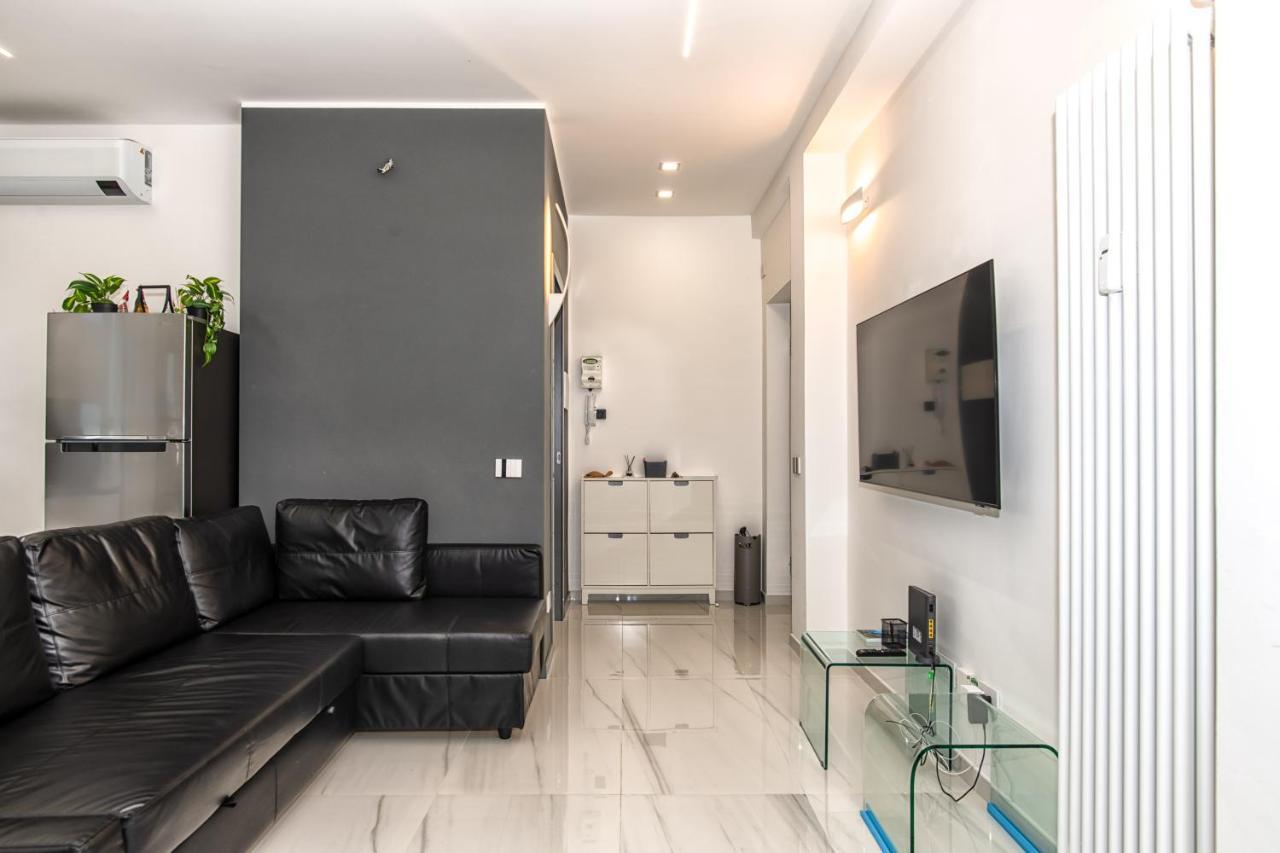 Apartment New & Bright Balcony Flat By Station