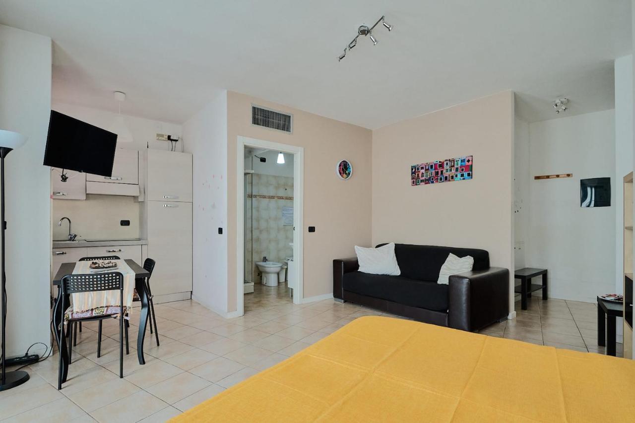 Apartment B2-hosted By Sweetstay Milan