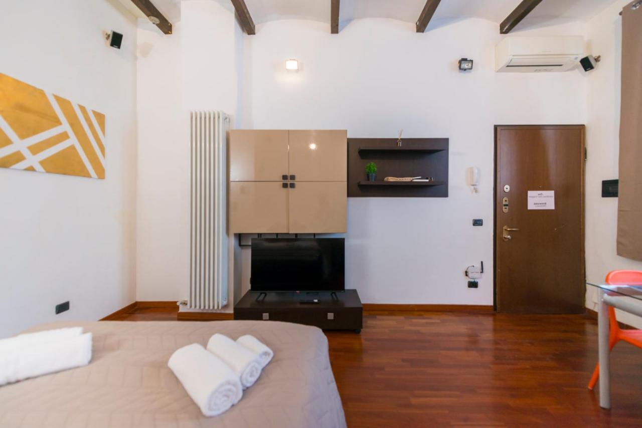 Loft - Porta Venezia - M3 Repubblica Apartment Milan