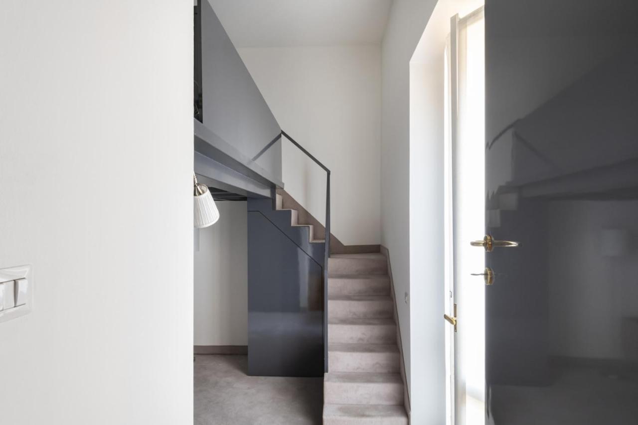 Apartment Easylife - Elegante Dimora A Due Passi Dal Duomo Milan