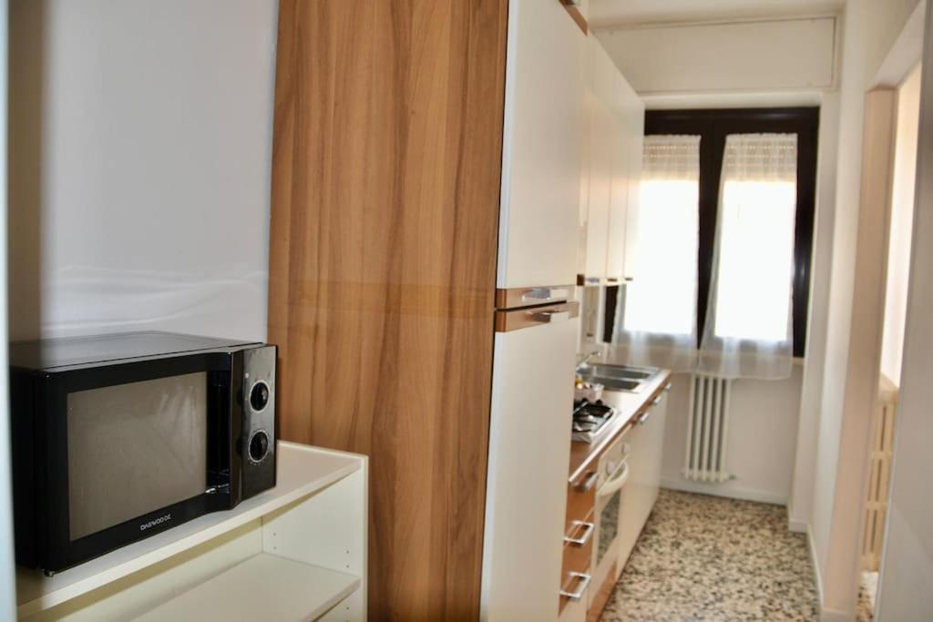 Apartment M.aurelio Black & White