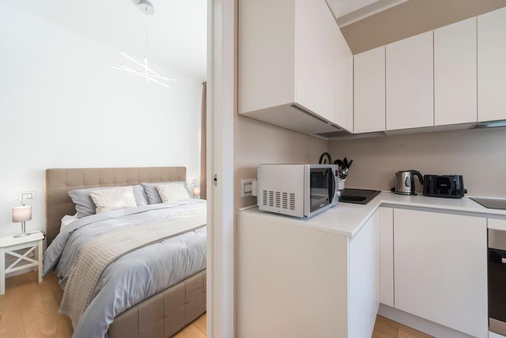 Cozy Private Flat - Mm Marche 7 Min Apartment