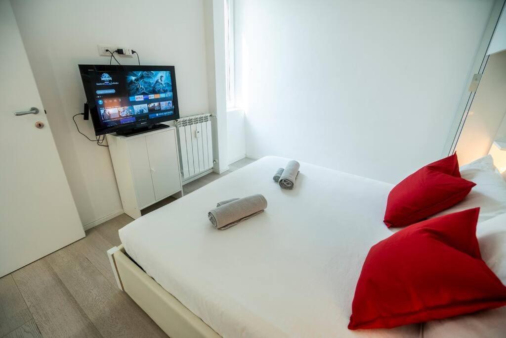 Life Luxury Multicolor Apartment