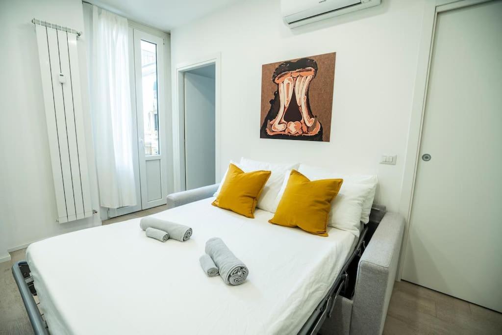 Life Luxury Multicolor Apartment