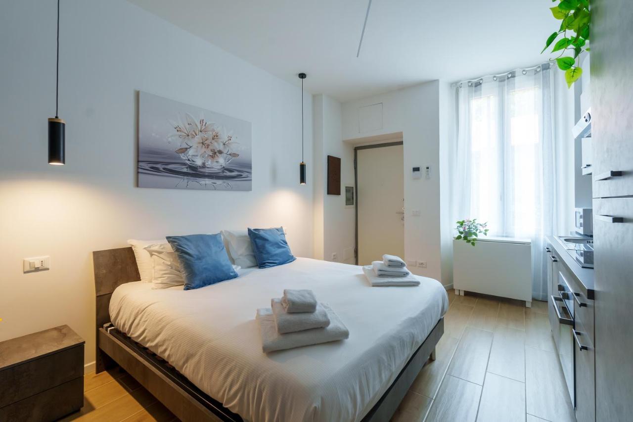 - Modern Flat Apartment Milan