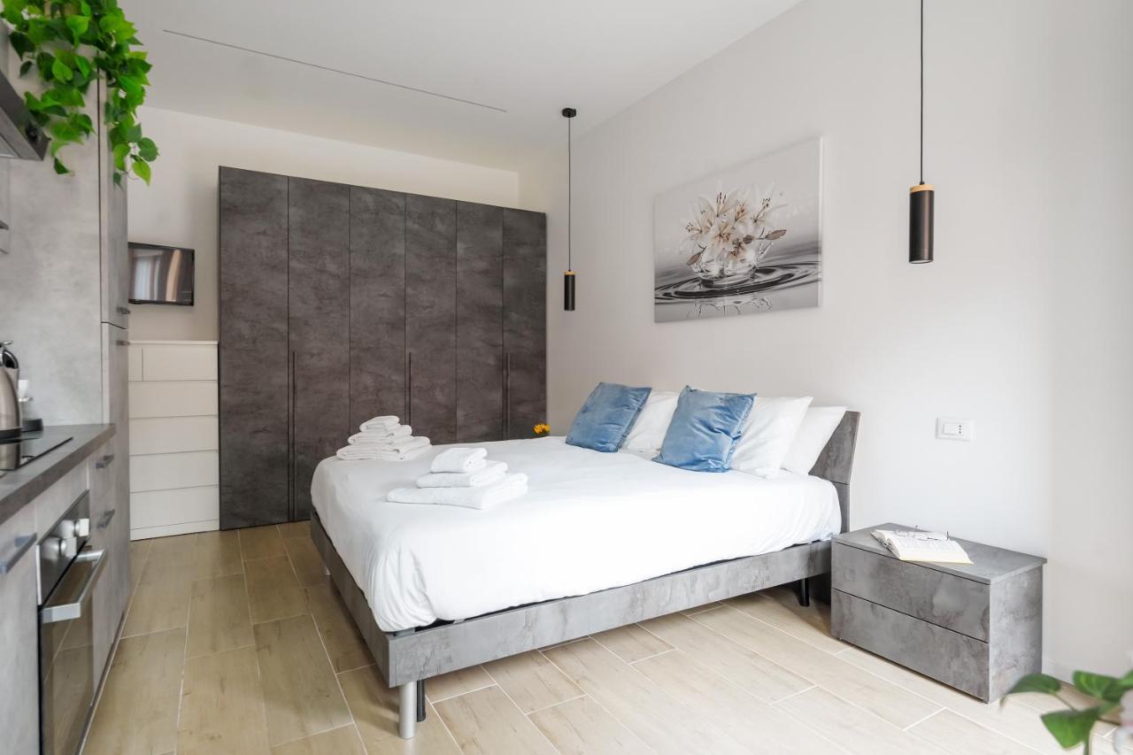 - Modern Flat Apartment Milan
