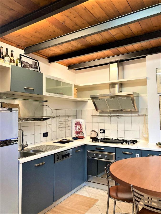 Open Space Con Soppalco, Zona Marche Apartment Milan