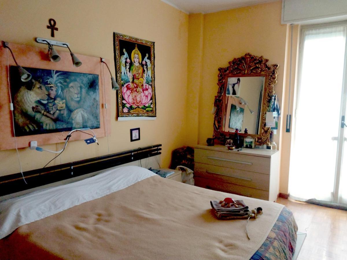 Guest house Room, 200m Subway, Navigli Area, Free Park, 10min Center, No Fee, Shared Bath And Kitchen