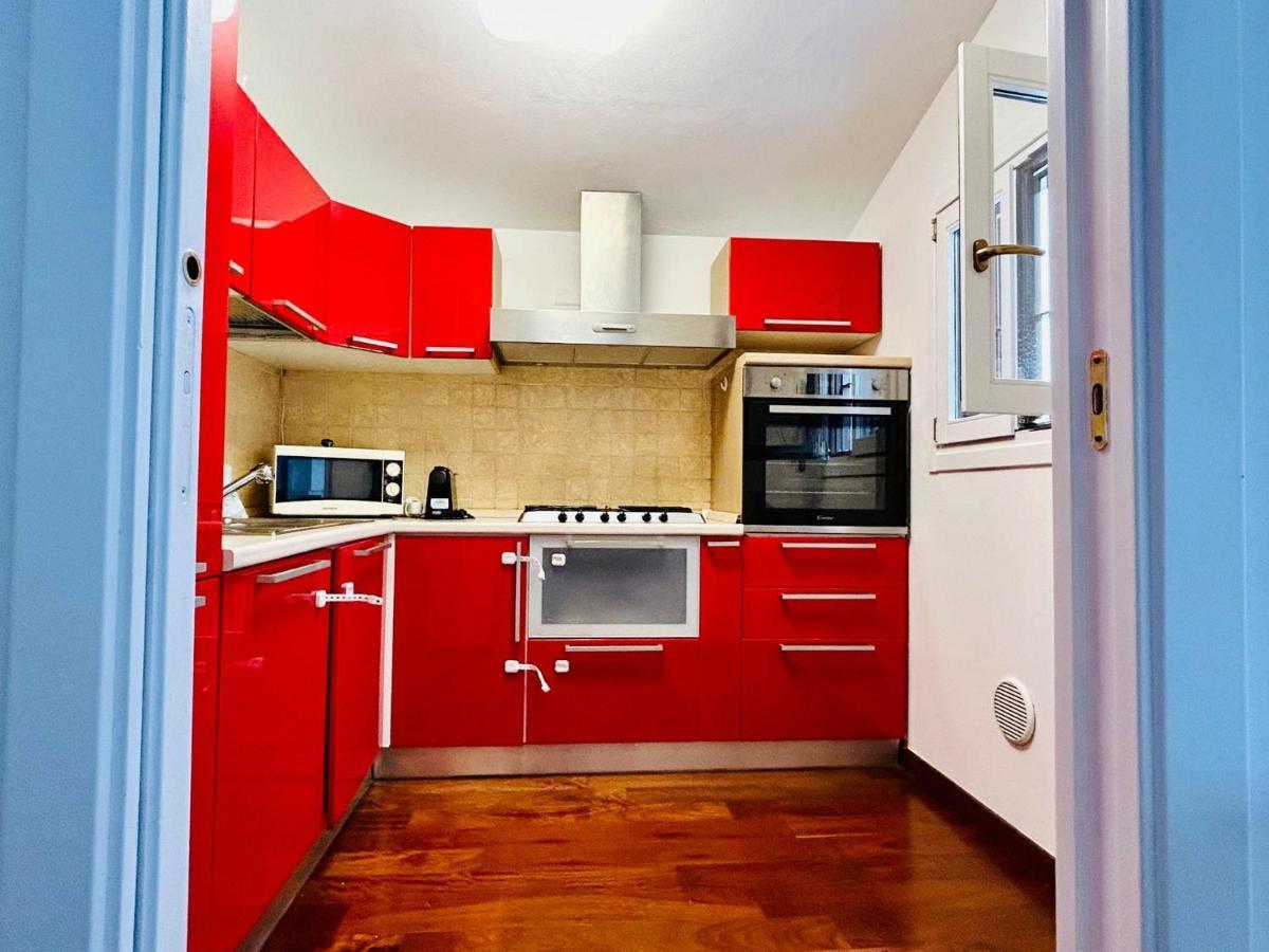 Apartment Kibilu - Via Settembrini - Stazione Centrale Milan