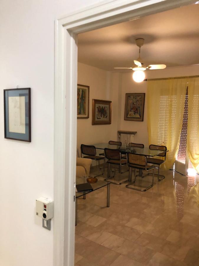 Apartment Casa Signorile Anni 70 Milan