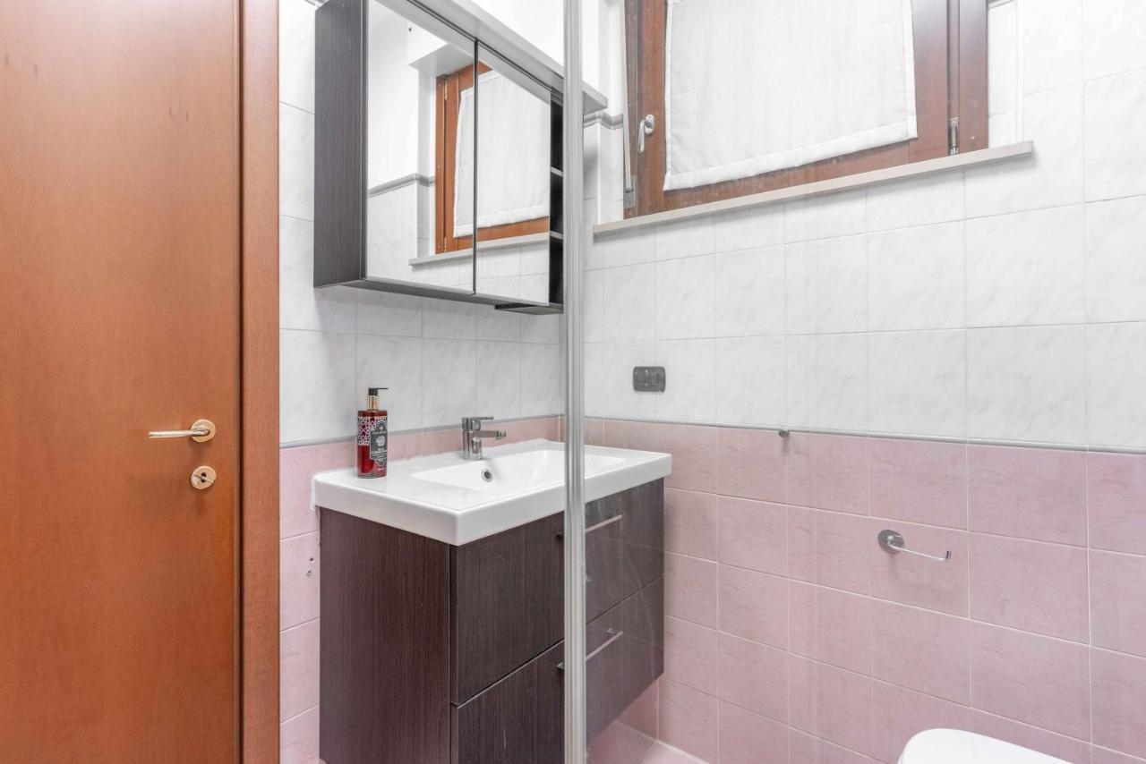 Exclusive With Terrace Apartment