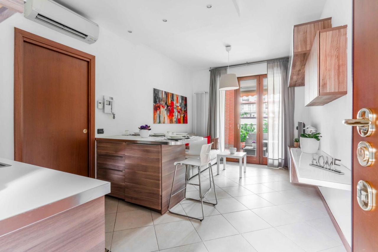 Exclusive With Terrace Apartment *