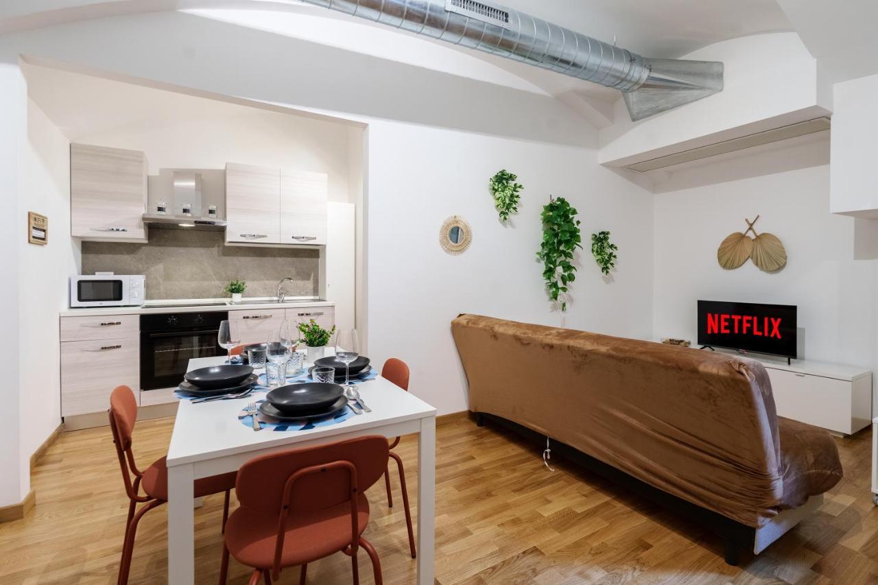 Centro Storico Duomo A 5 Minuti Wifi Netflix Appartamento *