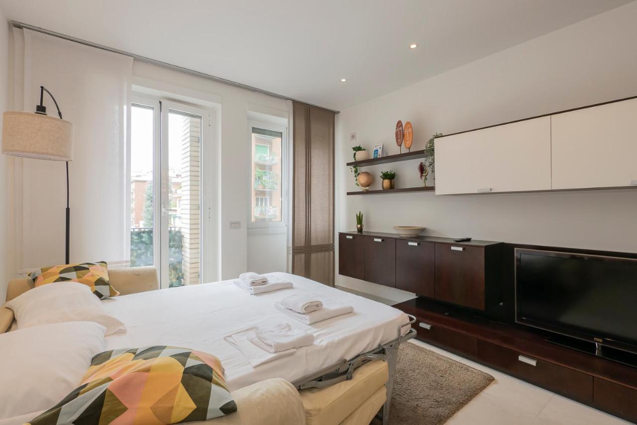 Ihost - Tito Livio 20 * Milano