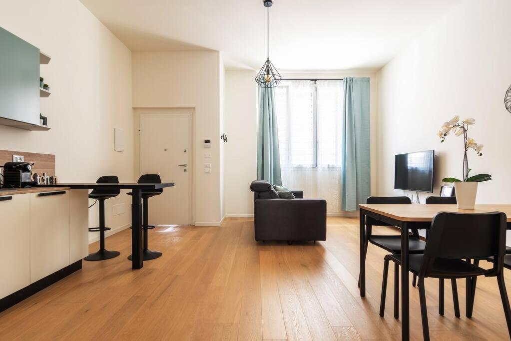 Kaizen House - Bilocale De Angeli * Milano