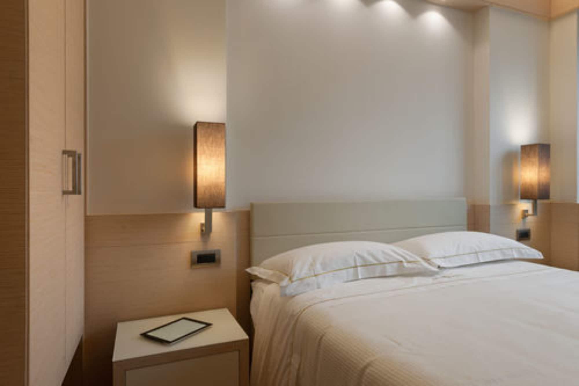 Ariston 4*