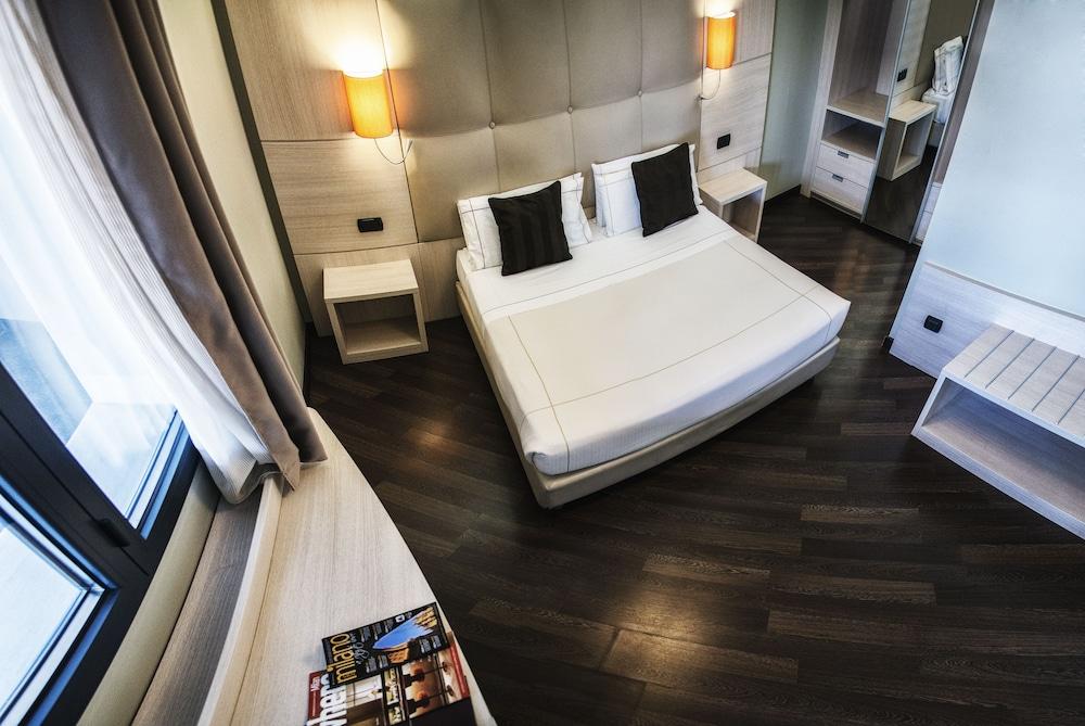 Acca Palace Aa 4* Milão