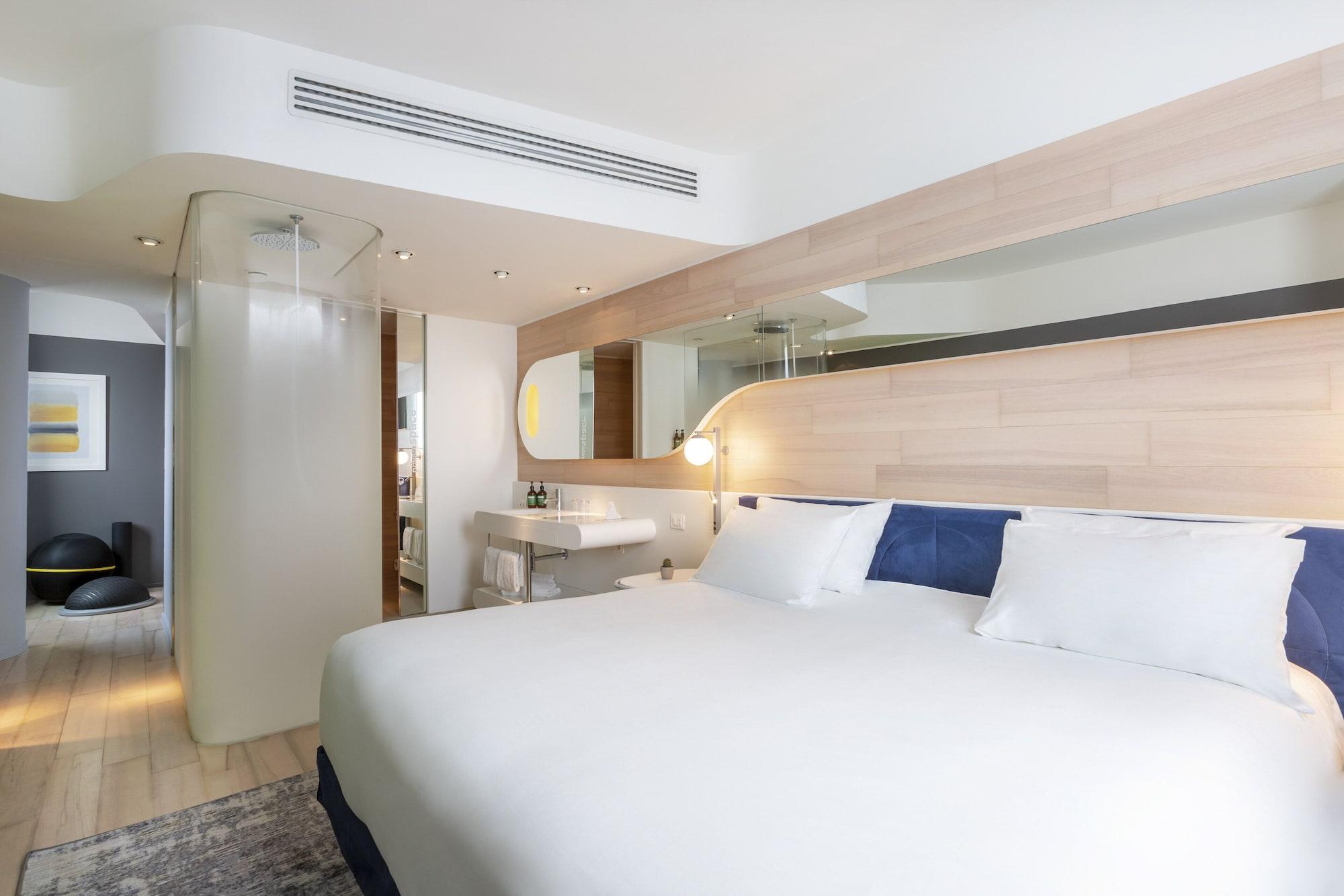 Hotel Voco Milan-fiere By Ihg 4*
