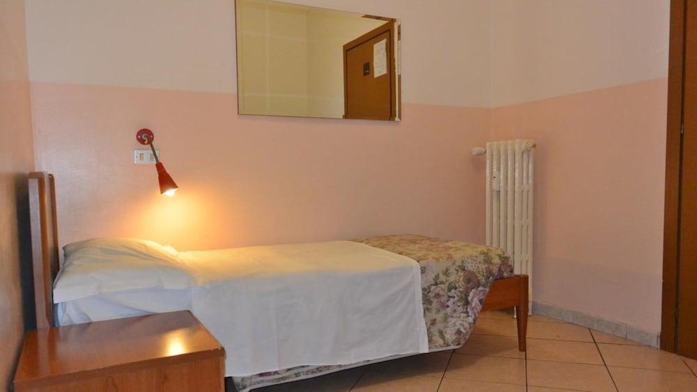 Hotel Csi Group - Station