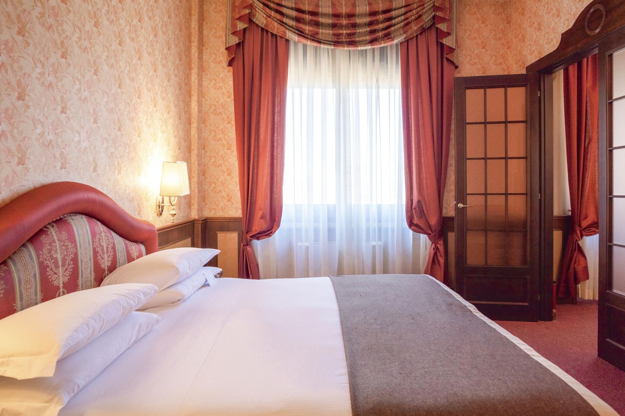 Romana 4* Milan